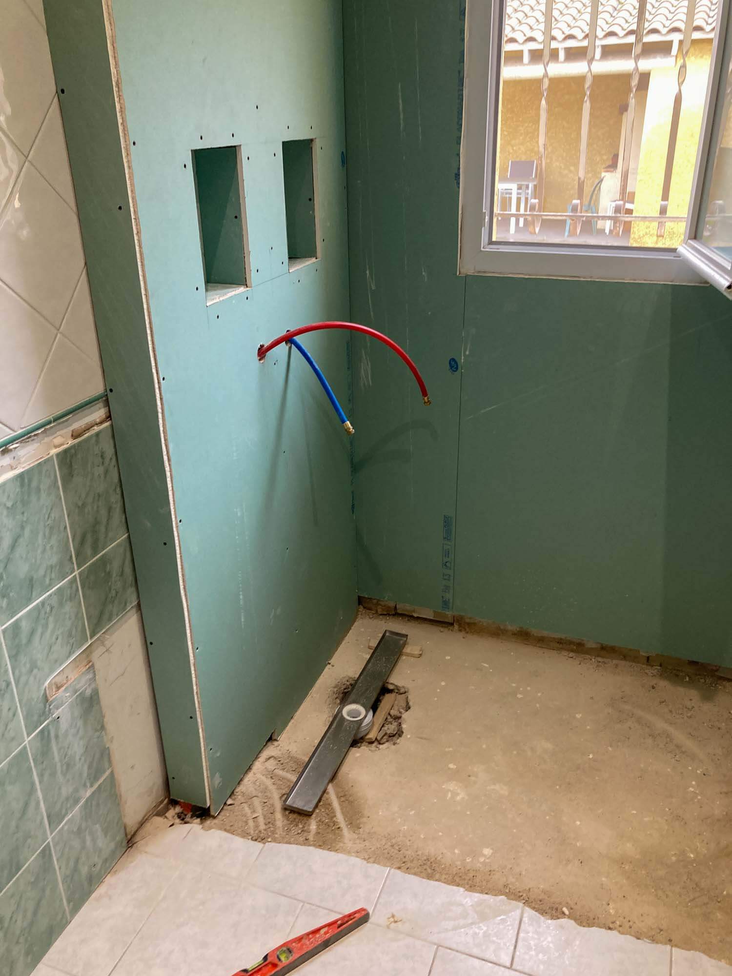 creation salle de bain  st martin de crau  01